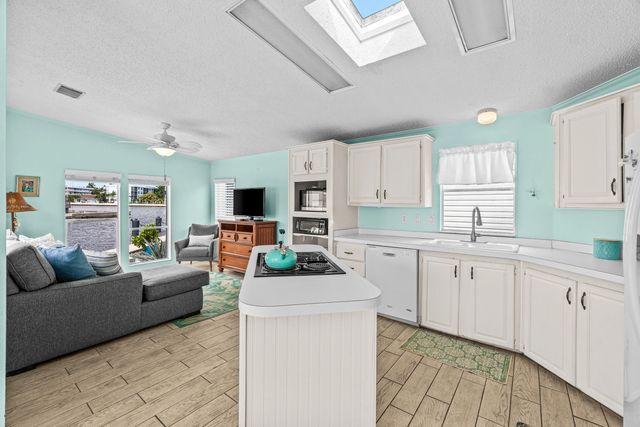 4 of 27 - 207 Mallard Drive #u, Briny Breezes, FL