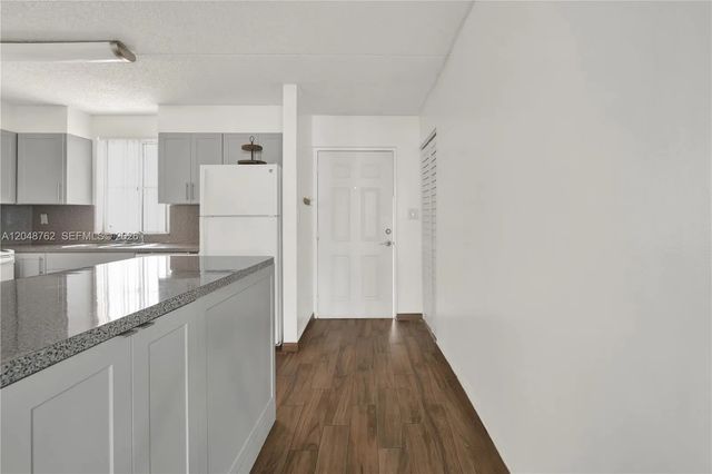 6195 Nw 186th Street #113, Hialeah