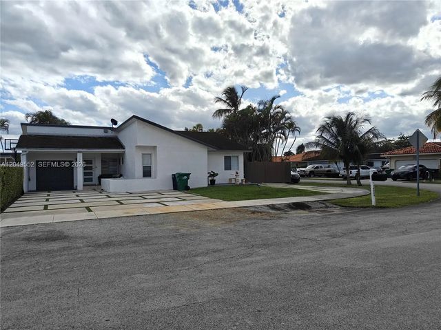 3 of 73 - 14444 Sw 107th Terrace, Miami, FL