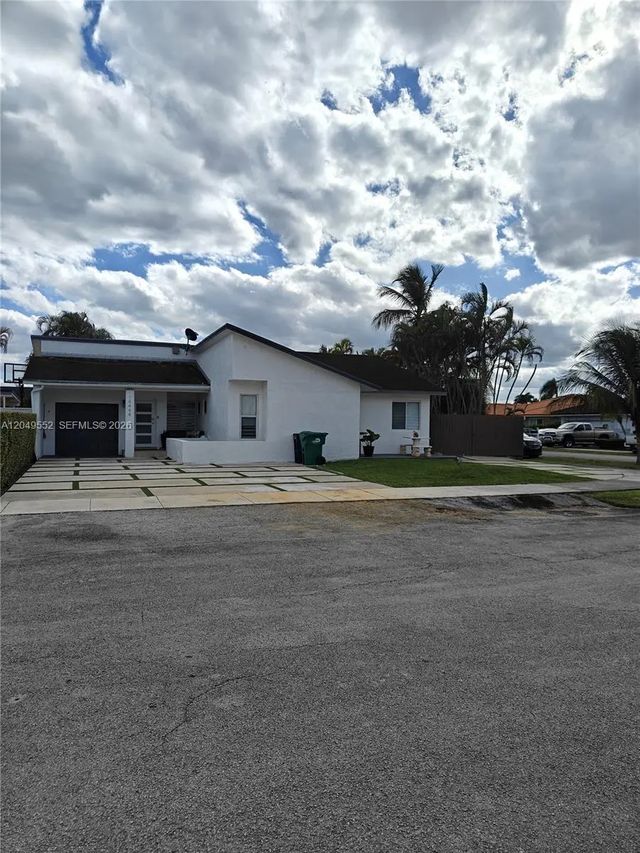 4 of 73 - 14444 Sw 107th Terrace, Miami, FL