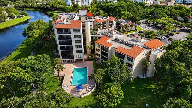 2322 S Cypress Bend Drive #311, Pompano Beach