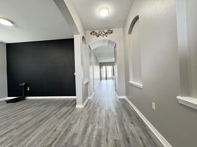 4 of 39 - 10868 Standing Stone Drive, Wimauma, FL