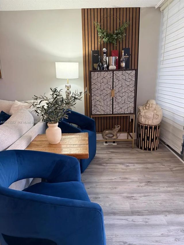 3 of 13 - 18061 Biscayne Boulevard #404, Aventura, FL