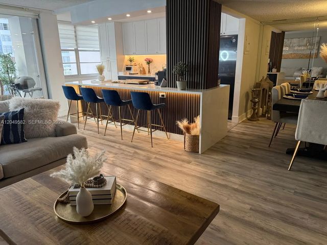 4 of 13 - 18061 Biscayne Boulevard #404, Aventura, FL