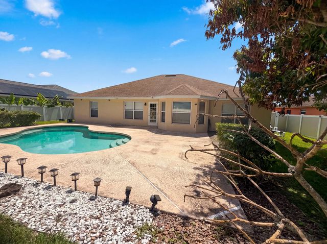 5 of 22 - 3642 Sw Sterricker Street, Port St. Lucie, FL