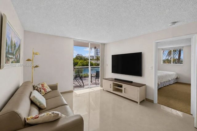 4 of 17 - 3901 Indian Creek Drive #309, Miami Beach, FL