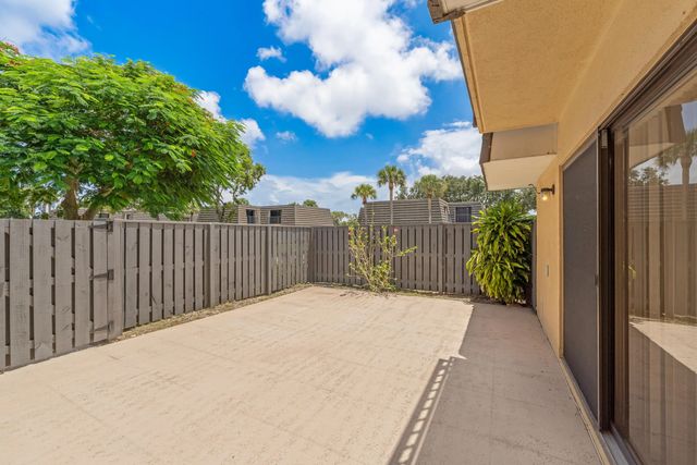 2 of 26 - 915 9th Way, West Palm Beach, FL