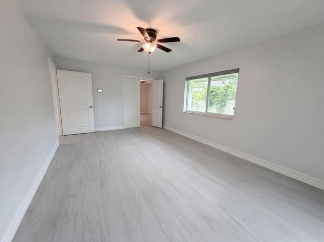 4 of 34 - 296 Wychmere Terrace, Wellington, FL