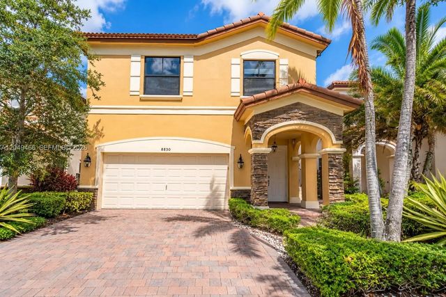 8850 Nw 99th Path, Doral