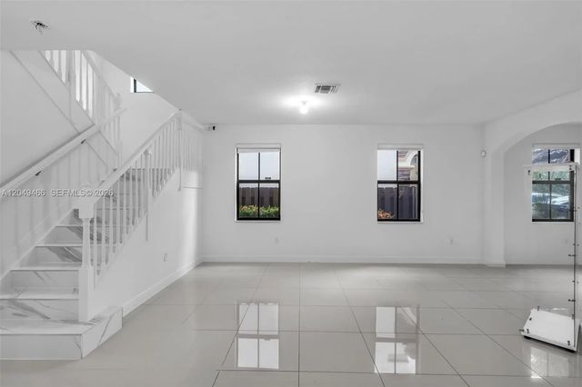 3 of 33 - 8850 Nw 99th Path, Doral, FL
