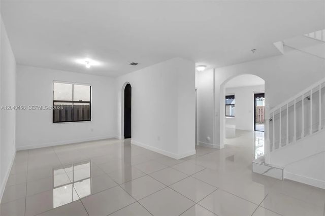 4 of 33 - 8850 Nw 99th Path, Doral, FL