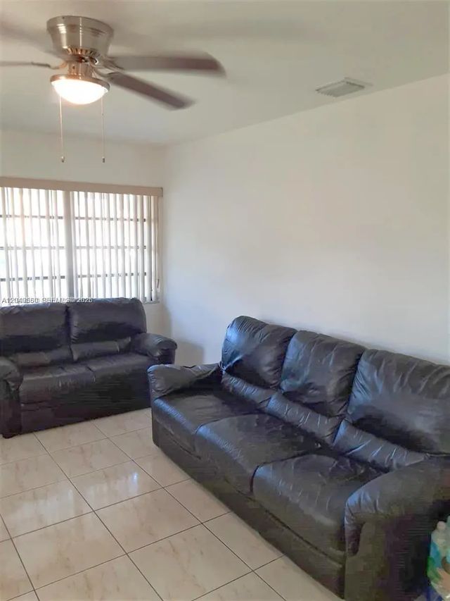 3 of 15 - 3062 Nw 60th Street, Miami, FL
