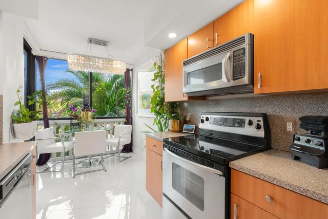 4 of 46 - 1000 Island Boulevard #305, Aventura, FL