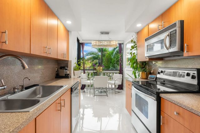 5 of 46 - 1000 Island Boulevard #305, Aventura, FL