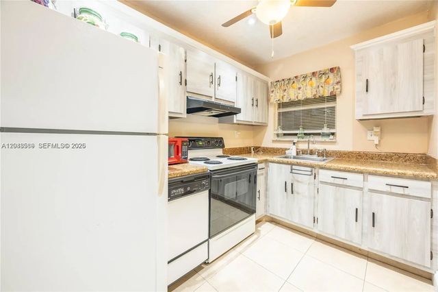 4 of 17 - 2811 N Pine Island Road #309, Sunrise, FL