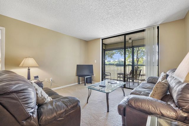 5530 Nw 44th Street #216c, Lauderhill