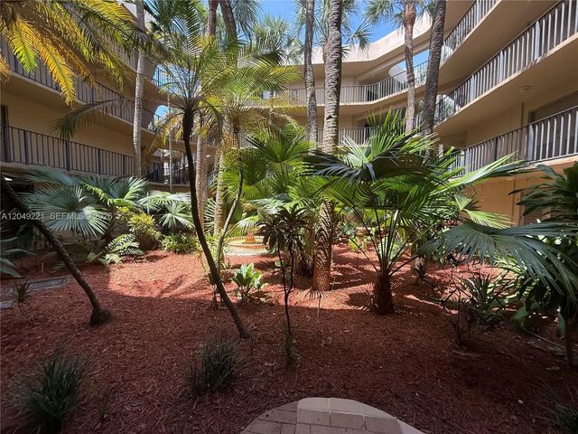 8625 Nw 8th Street #420, Miami