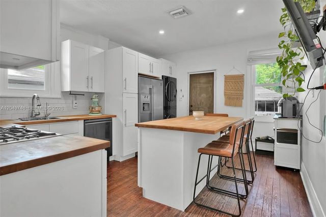 5 of 21 - 1933 Madison Street, Hollywood, FL