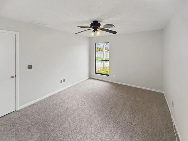 4 of 37 - 2305 Sw Fern Circle, Port St. Lucie, FL
