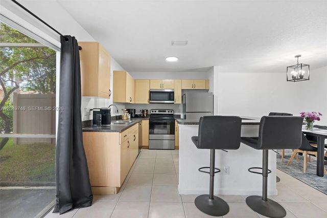5 of 39 - 2303 Sw 87th Terrace, Miramar, FL