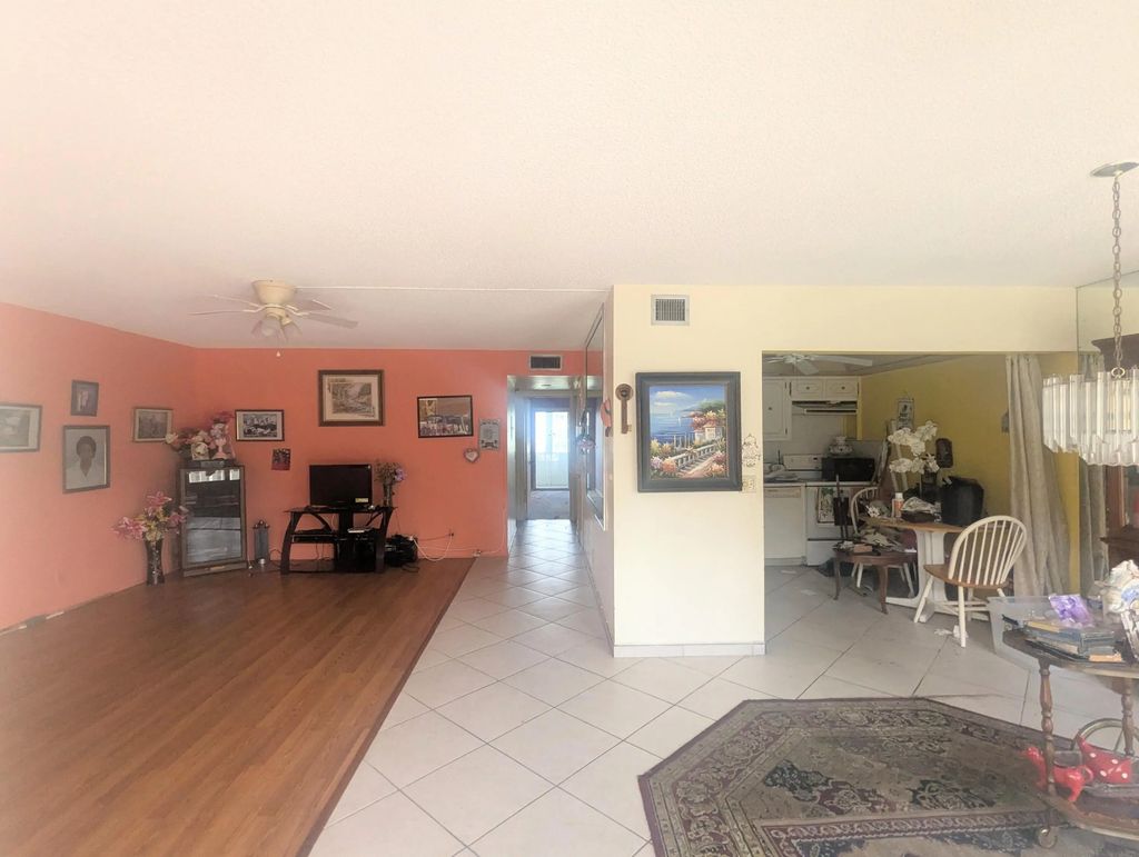 205 Wellington M, West Palm Beach