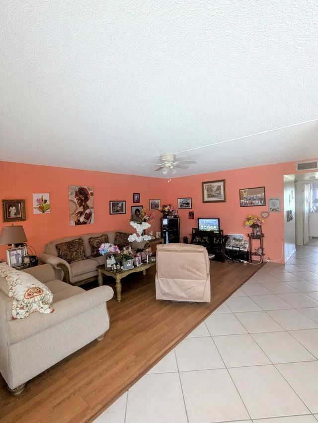 2 of 18 - 205 Wellington M, West Palm Beach, FL