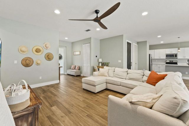 4 of 27 - 601 Sw S Quick Circle, Port St. Lucie, FL