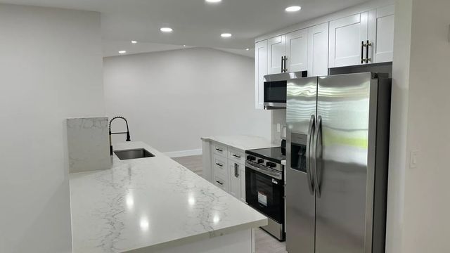 2 of 23 - 3261 Sw 4th Street, Deerfield Beach, FL