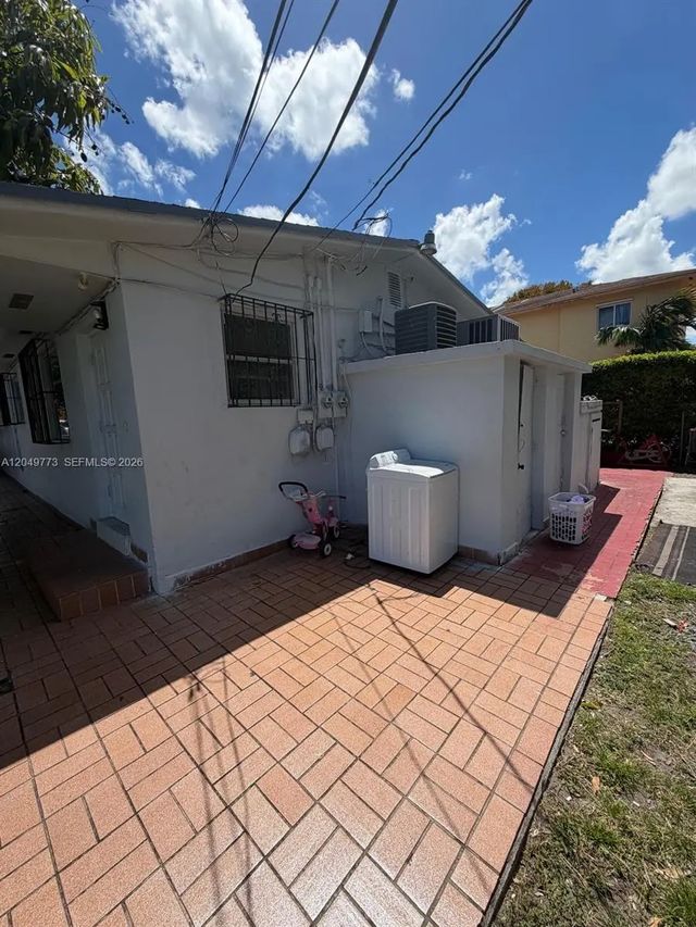 5 of 22 - 41 E 20th Street, Hialeah, FL