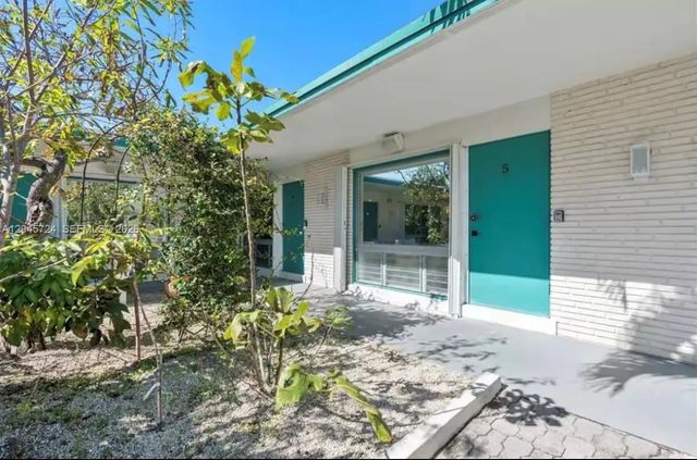 4 of 67 - 333 Palm Street, Hollywood, FL