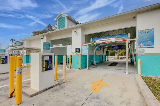 4 of 24 - 3901 Orange Avenue, Fort Pierce, FL