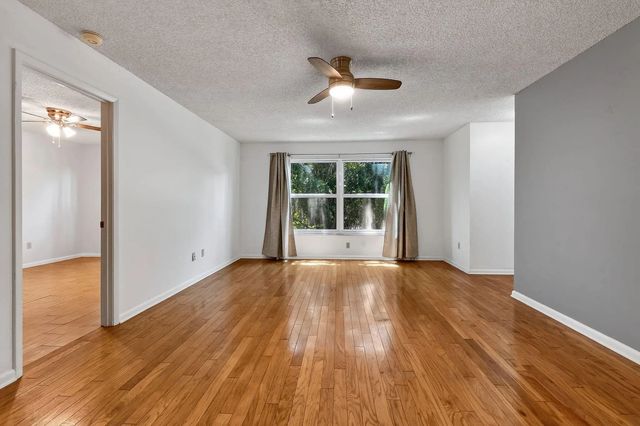 2 of 60 - 8387 Se Croft Circle #q3, Hobe Sound, FL