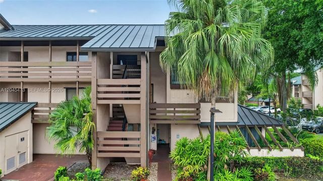 120 Sw 96th Terrace #204, Plantation