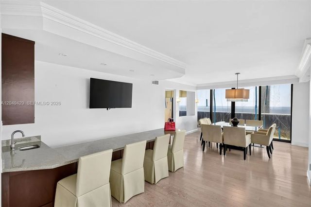 3 of 66 - 19667 Turnberry Way #19k, Aventura, FL