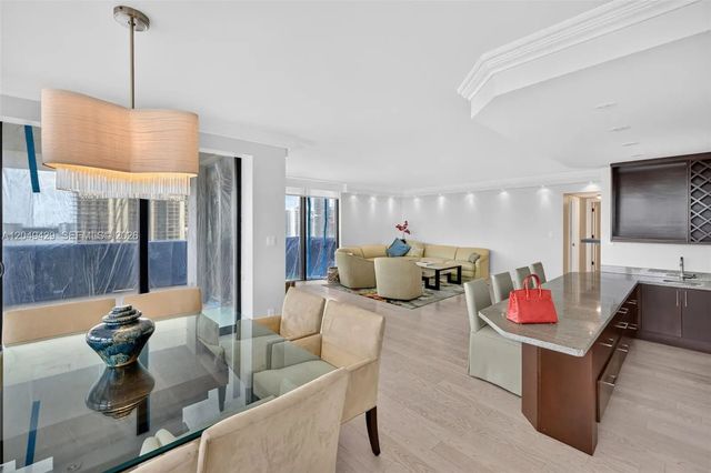 4 of 66 - 19667 Turnberry Way #19k, Aventura, FL