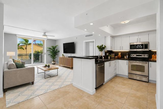 3 of 100 - 403 S Sapodilla Avenue #307, West Palm Beach, FL