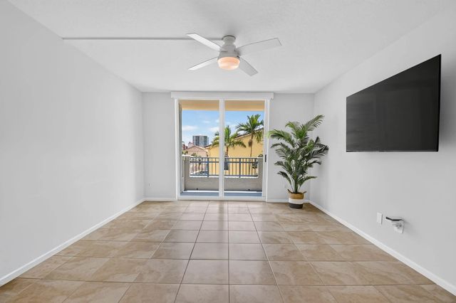 4 of 100 - 403 S Sapodilla Avenue #307, West Palm Beach, FL