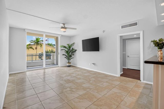 5 of 100 - 403 S Sapodilla Avenue #307, West Palm Beach, FL