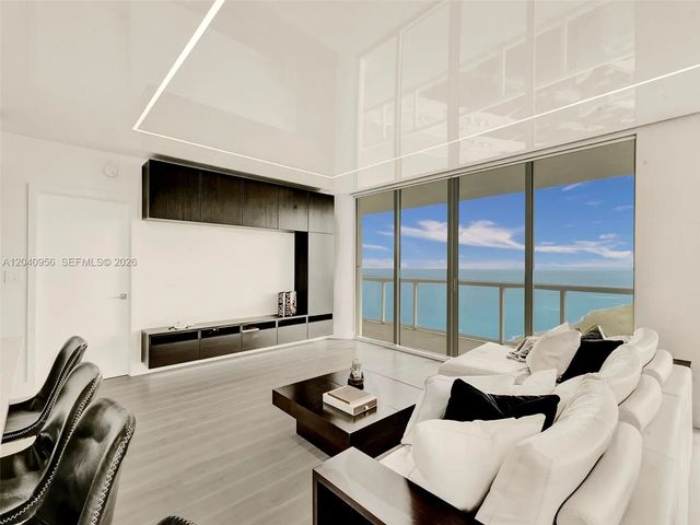 5 of 28 - 6365 Collins Avenue #2407, Miami Beach, FL