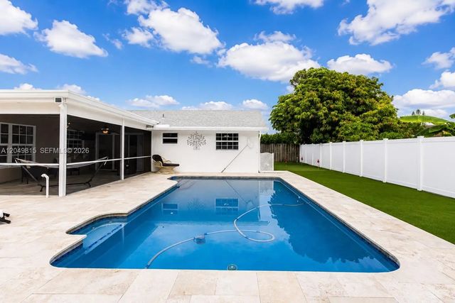3 of 34 - 2403 Sw 12th Court, Deerfield Beach, FL