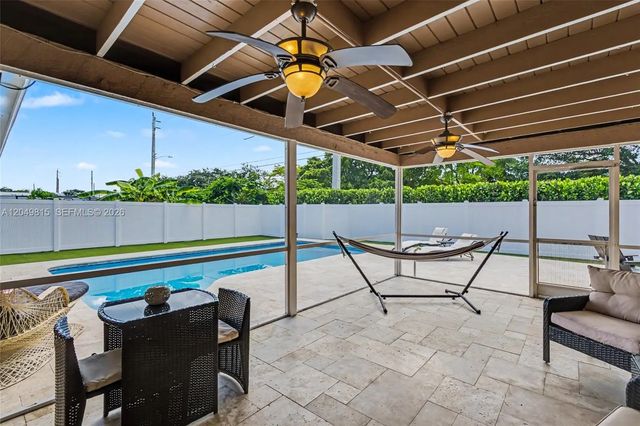 4 of 34 - 2403 Sw 12th Court, Deerfield Beach, FL