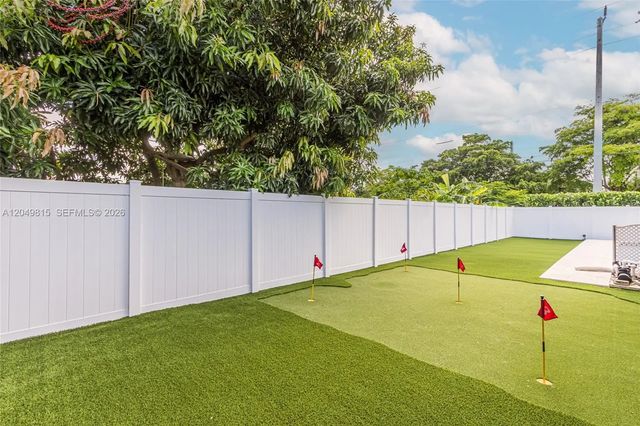 5 of 34 - 2403 Sw 12th Court, Deerfield Beach, FL