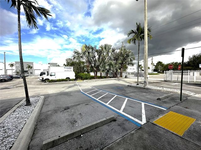 4 of 15 - 3300 Nw 112th Avenue #11, Doral, FL