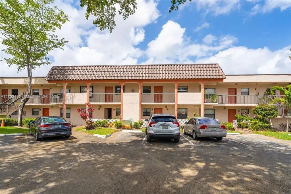 870 Ne 207th Terrace #204-9, Miami