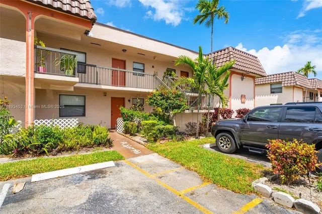 2 of 6 - 870 Ne 207th Terrace #204-9, Miami, FL