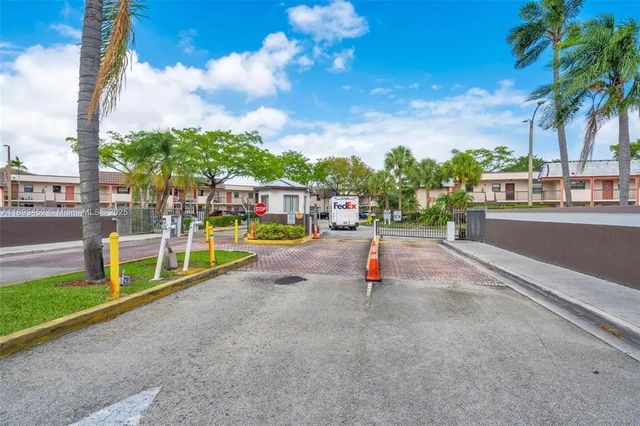 5 of 6 - 870 Ne 207th Terrace #204-9, Miami, FL
