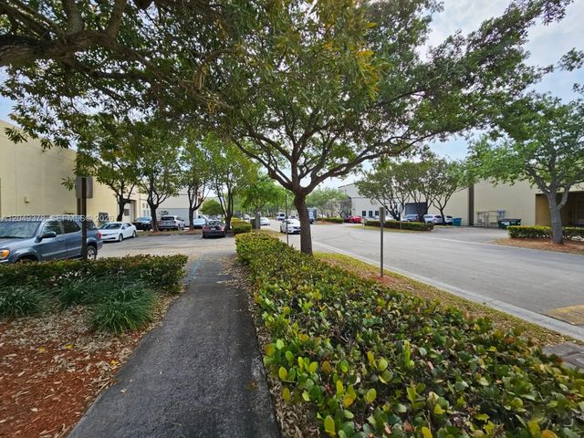 2 of 17 - 10475 Nw 37th Terrace, Doral, FL