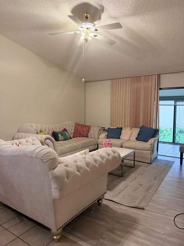 4 of 14 - 1017 Green Pine Boulevard #h, West Palm Beach, FL