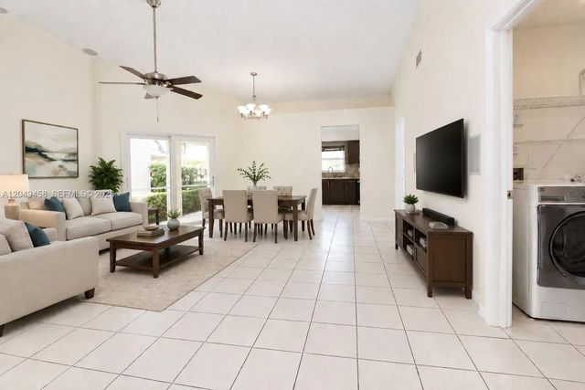 4 of 25 - 687 Se 22nd Drive, Homestead, FL