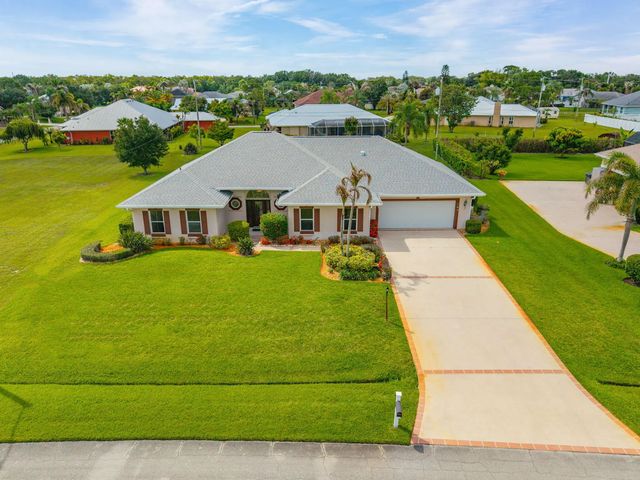 165 Sw Hawthorne Circle, Port St. Lucie